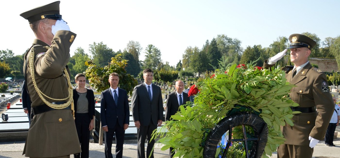 Predsjednik Vlade na Mirogoju: Žrtva hrvatskih branitelja obvezuje nas da gradimo Hrvatsku kakvu su oni sanjali